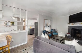 Building Photo - 544 Alison Dr