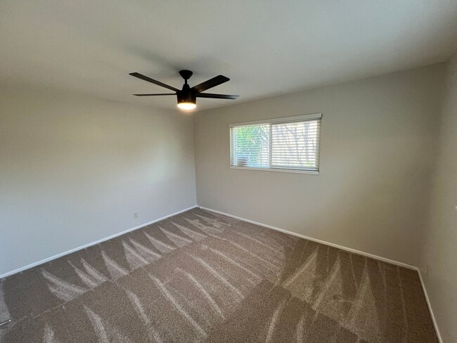 Foto del edificio - Darling Updated 4 Bed 2 Bath Orange Home