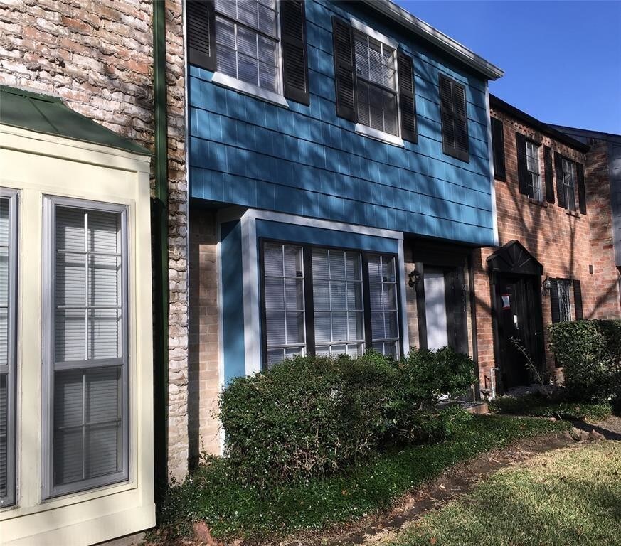 Foto principal - 8351 Nairn St