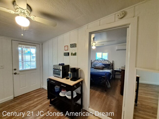 Building Photo - 1 br, 1 bath House - 1429 NE Meier Drive