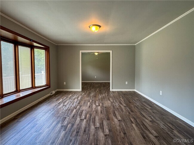 Foto del edificio - 10200 Graves Rd