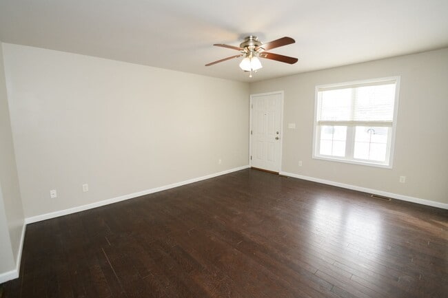 Foto del edificio - 693 Dearborn Rd