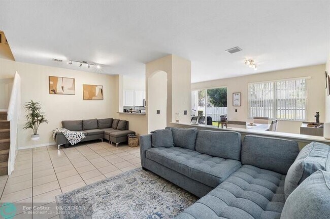 Foto del edificio - 9090 NW 40th Pl