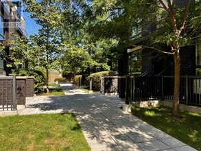 Building Photo - 28 Fieldway Rd