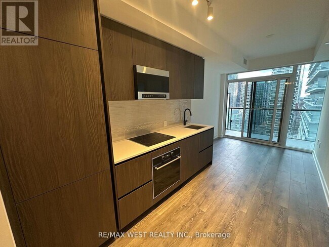 Photo du bâtiment - 127 Broadway Ave