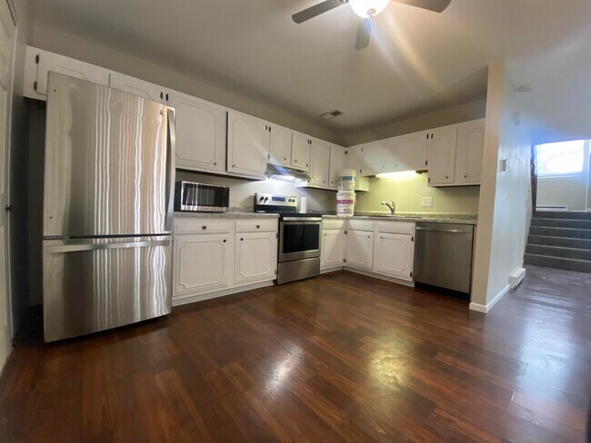 Foto del edificio - 8301 N 107th St
