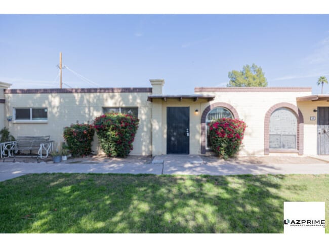 Foto del edificio - Welcome to this Charming Chandler 1/1 Apartment Unit!