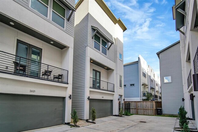 Foto del edificio - 2623 Hutchins St