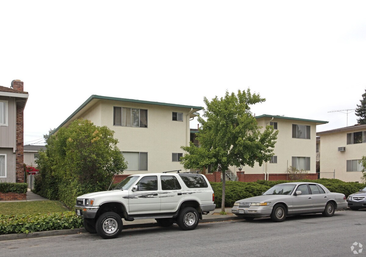 Foto del edificio - 686 Grand Coulee Ave
