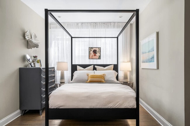 Foto del edificio - 4615 N Lincoln Ave