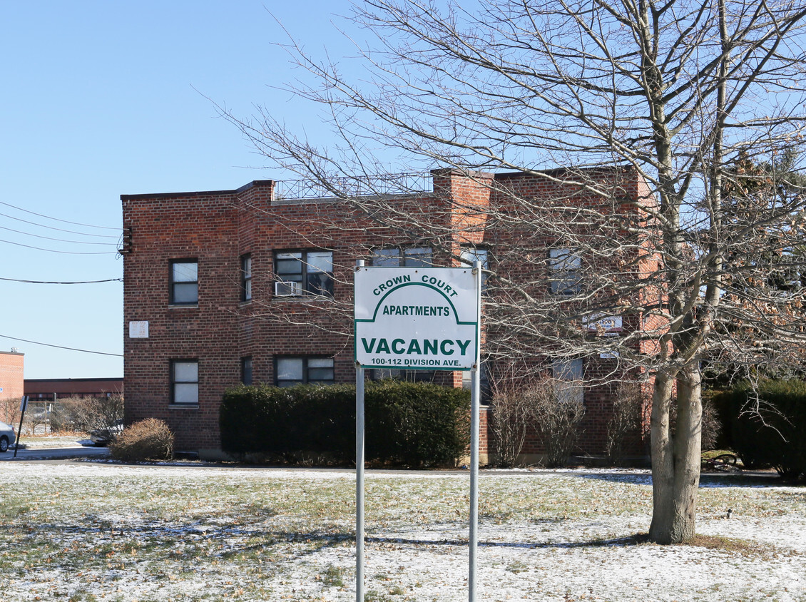 Building Photo - Levittown Gardens