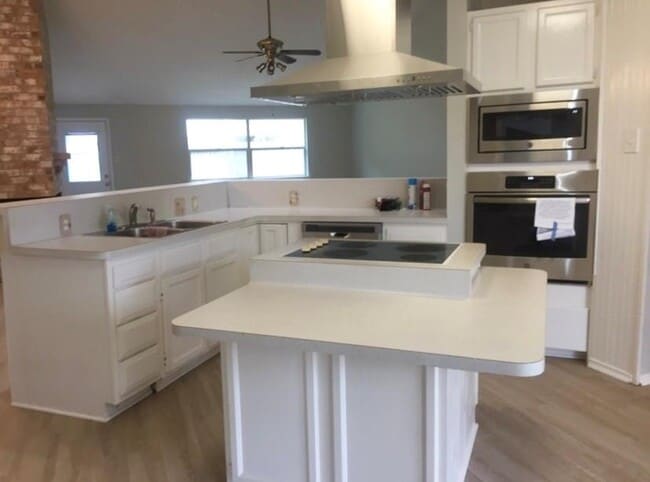 Building Photo - 1815 Settlers Ct