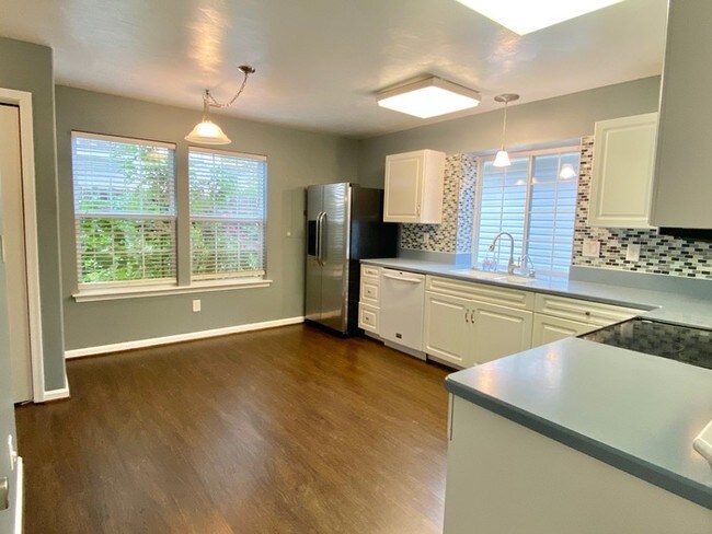 Foto del edificio - Beautiful Home in Battlefield Commons!!