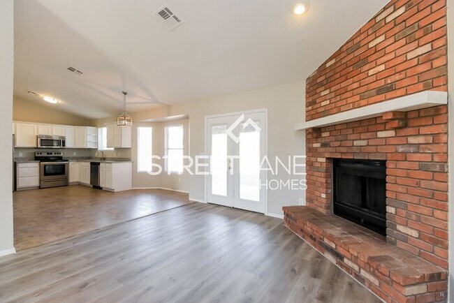 Foto del edificio - REDUCED- Charming 4 Bedroom in Mesa!