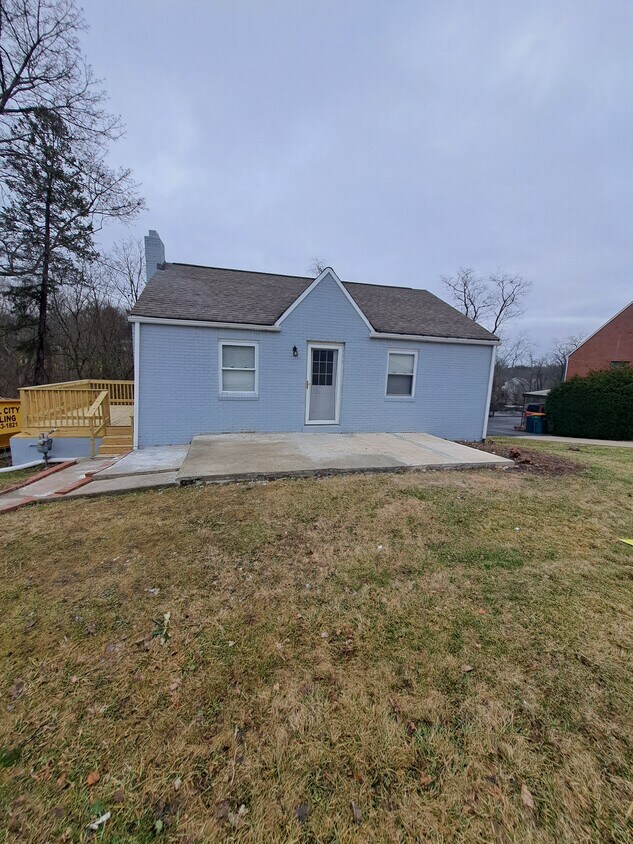 1261 Silver Ln, Mc Kees Rocks, PA 15136 House Rental in Mc Kees Rocks
