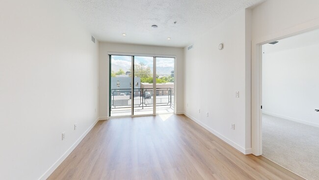 Building Photo - The Brad