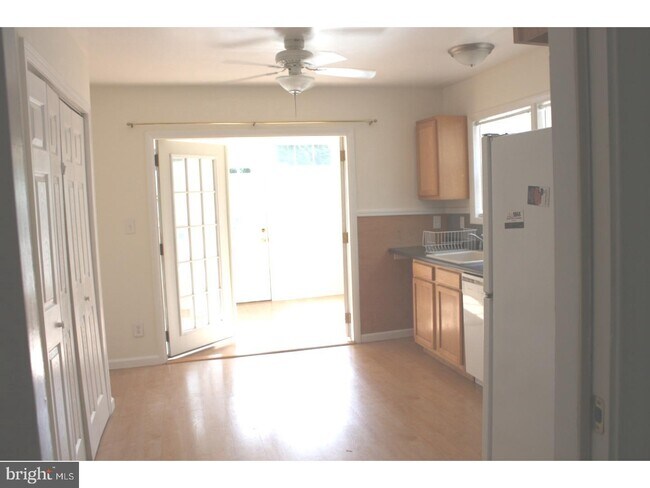 Foto del edificio - 430 State College Rd