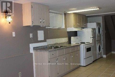 Building Photo - 2012 Bonnymede Dr