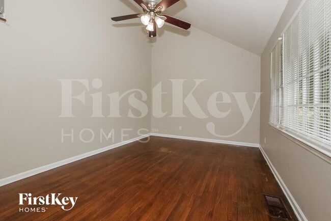Building Photo - 1517 Flicker Rd