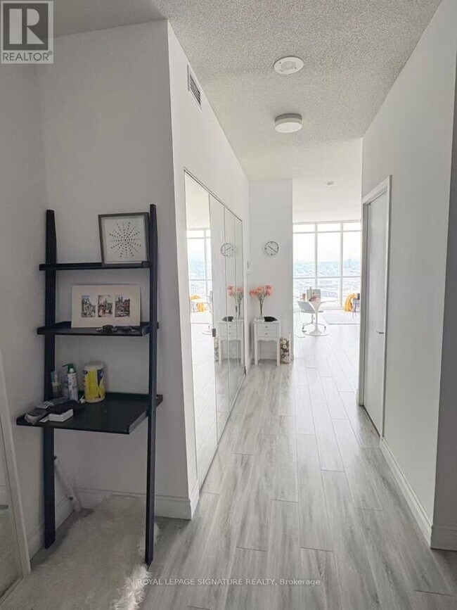 Photo du bâtiment - 21 Iceboat Terr