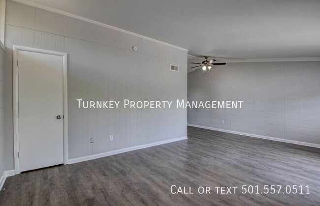 Foto del edificio - 4700 Lynn Ln