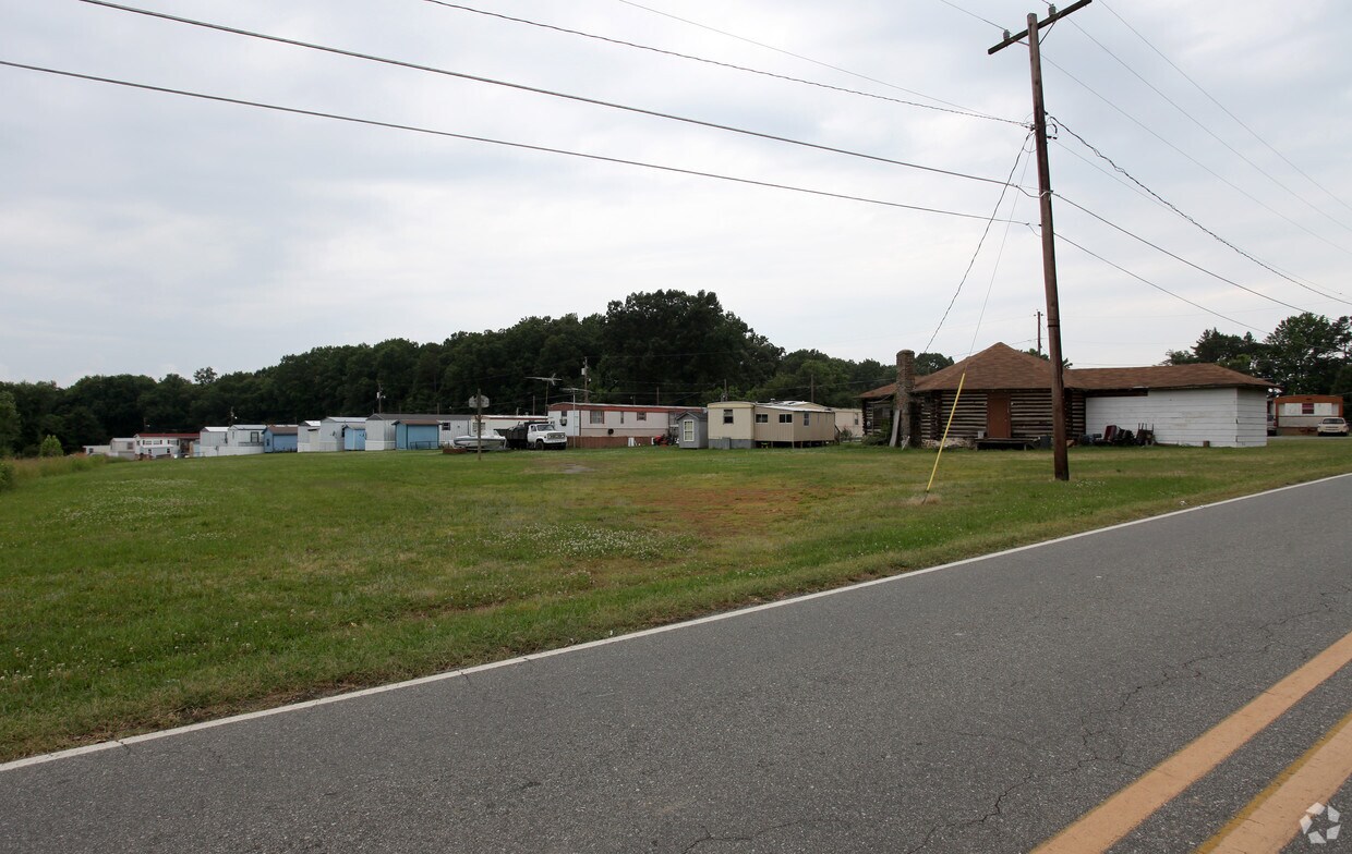 Building Photo - 202 Supper Club Rd