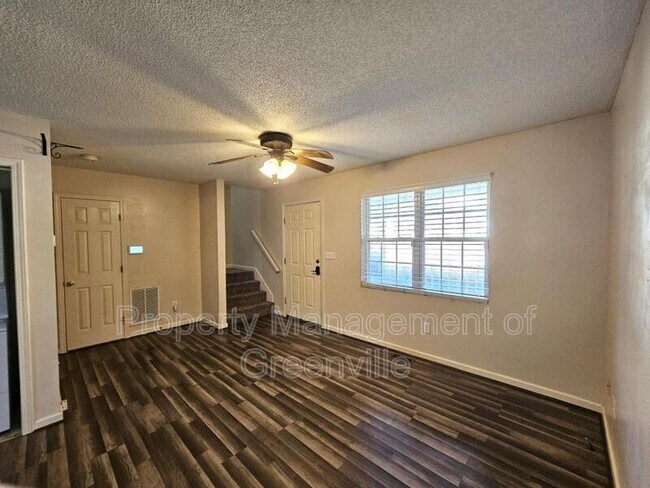 Foto del edificio - 107 Fowler St