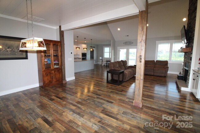 Building Photo - 1355 Bear Creek Rd