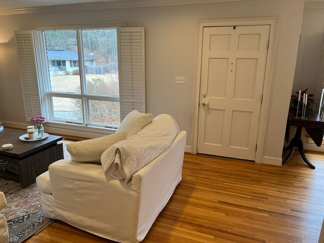 Building Photo - 4657 Clairmont Ave