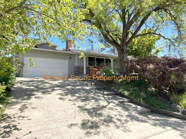 Building Photo - TOP LOCATION & TOP SCHOOLS ! Remodeled SAR...