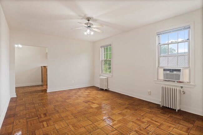 Sala de estar y comedor - Park Crest Apartments