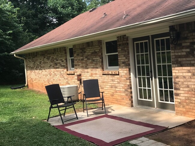 PATIO! - 1685 Bald Ridge Marina Rd