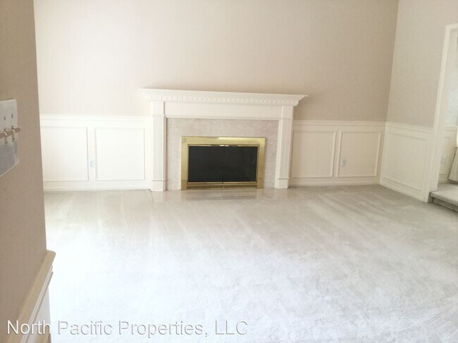 Building Photo - 4 br, 2.5 bath House - 19126 NE 45th Place