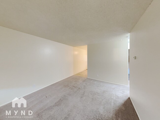 Building Photo - 229 Claremont St