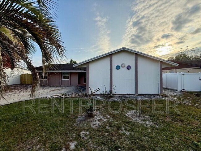 Building Photo - 376 Imperial Dr