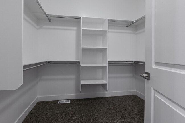 Foto del edificio - 7646 S Waverly Hls Ln