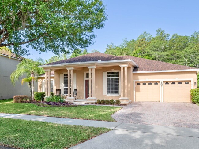 Foto del edificio - Spacious 4-Bedroom Pool Home with 3 Full B...