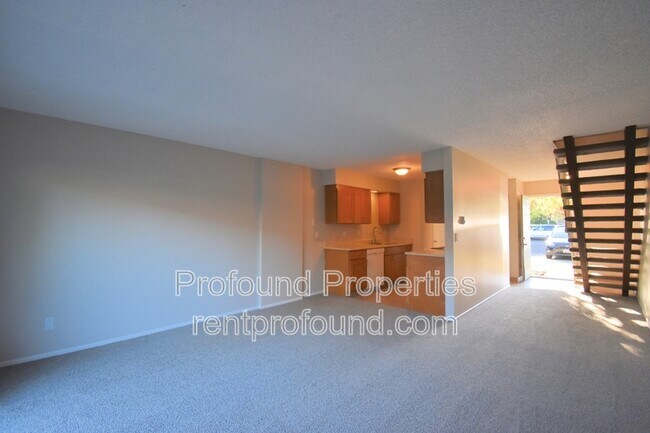 Building Photo - 6050 SW 130th Ave