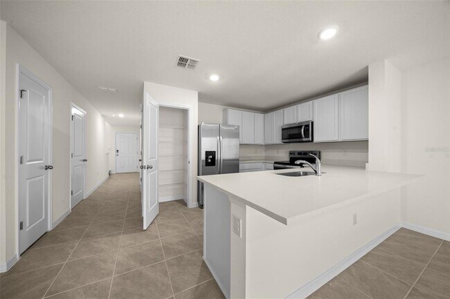 Building Photo - 6580 SW 81st Loop