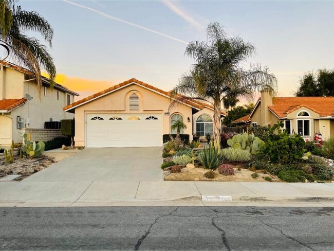 Building Photo - 23702 Canyon Oak Dr