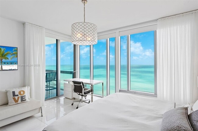 Foto del edificio - 6899 Collins Ave