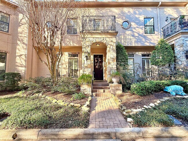 Foto del edificio - 3326 Memorial Crest Blvd