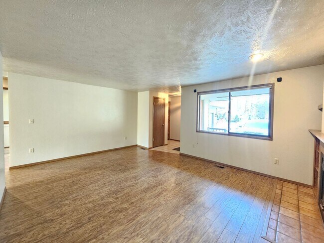 Foto del edificio - 6902 N Old Fort Dr