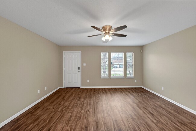 Foto del edificio - 6315 Hayman Dr