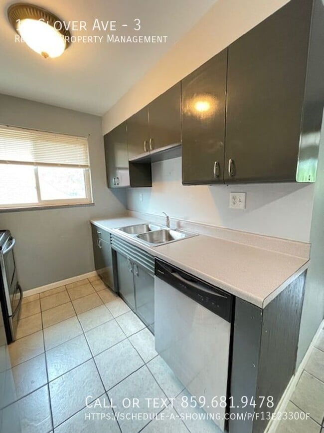 Building Photo - 13 Clover Ave