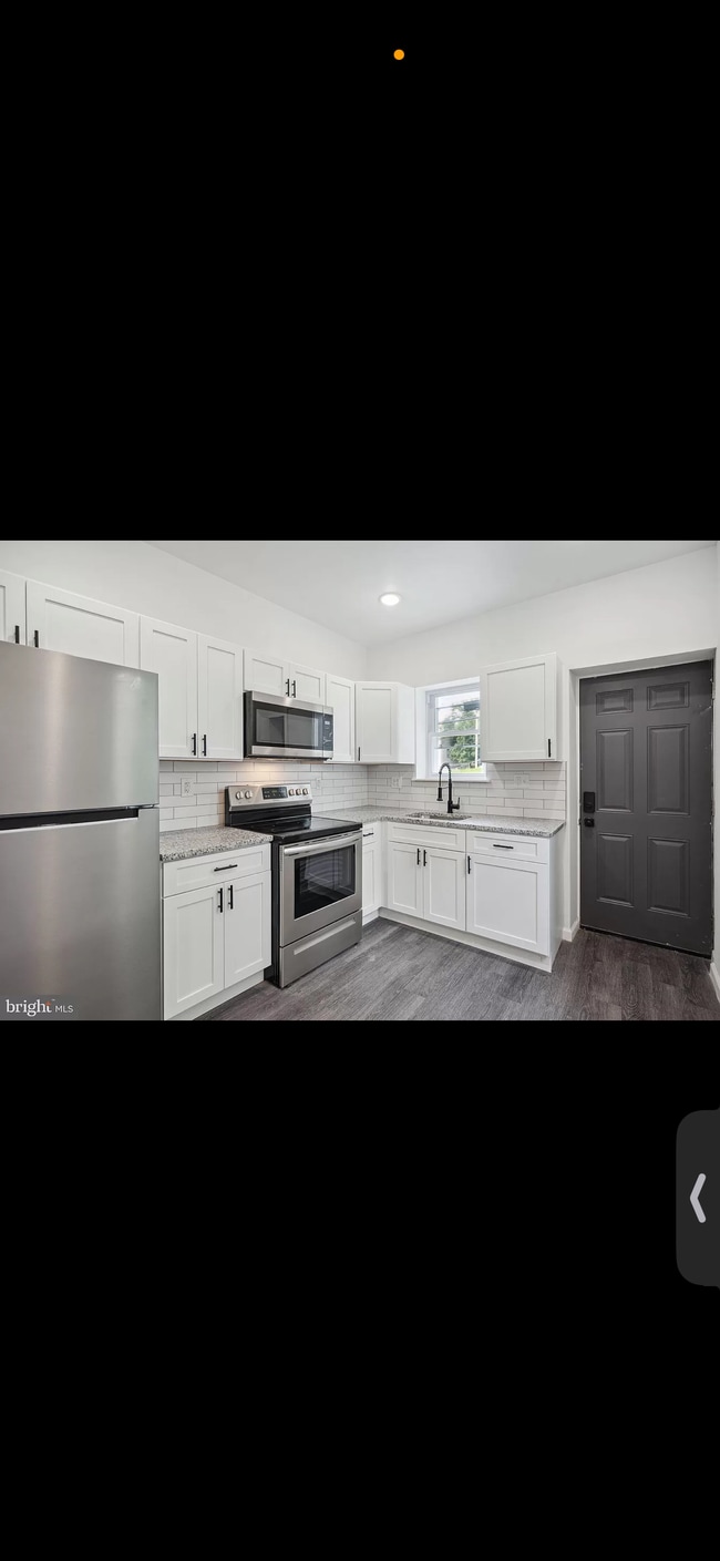 Building Photo - 5536 Blakemore St