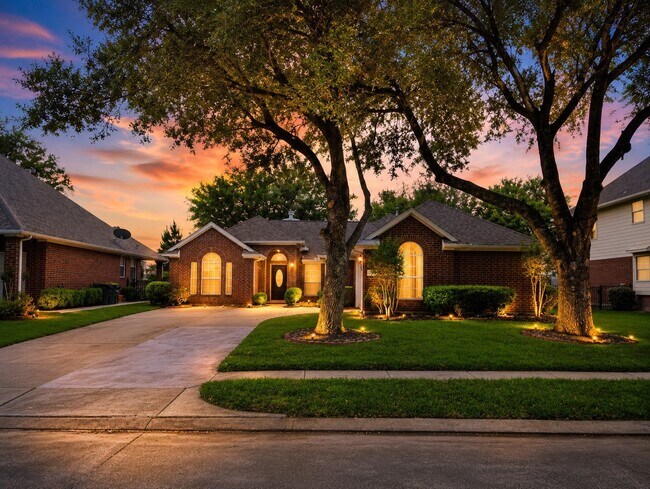Foto del edificio - 4018 N Crystal Lake Cir
