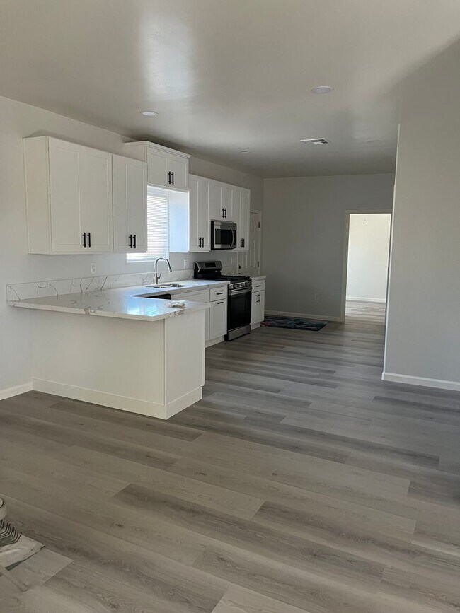 Foto del edificio - Newly Remodeled Home! MUST SEE!