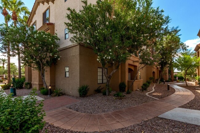 Building Photo - Phoenix Condo for rent - 2 bed 2 bath near...