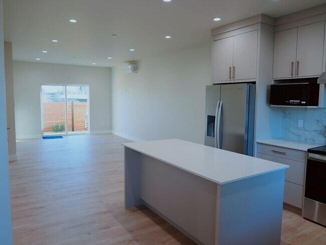 Foto del edificio - 2155 Siddle Loop